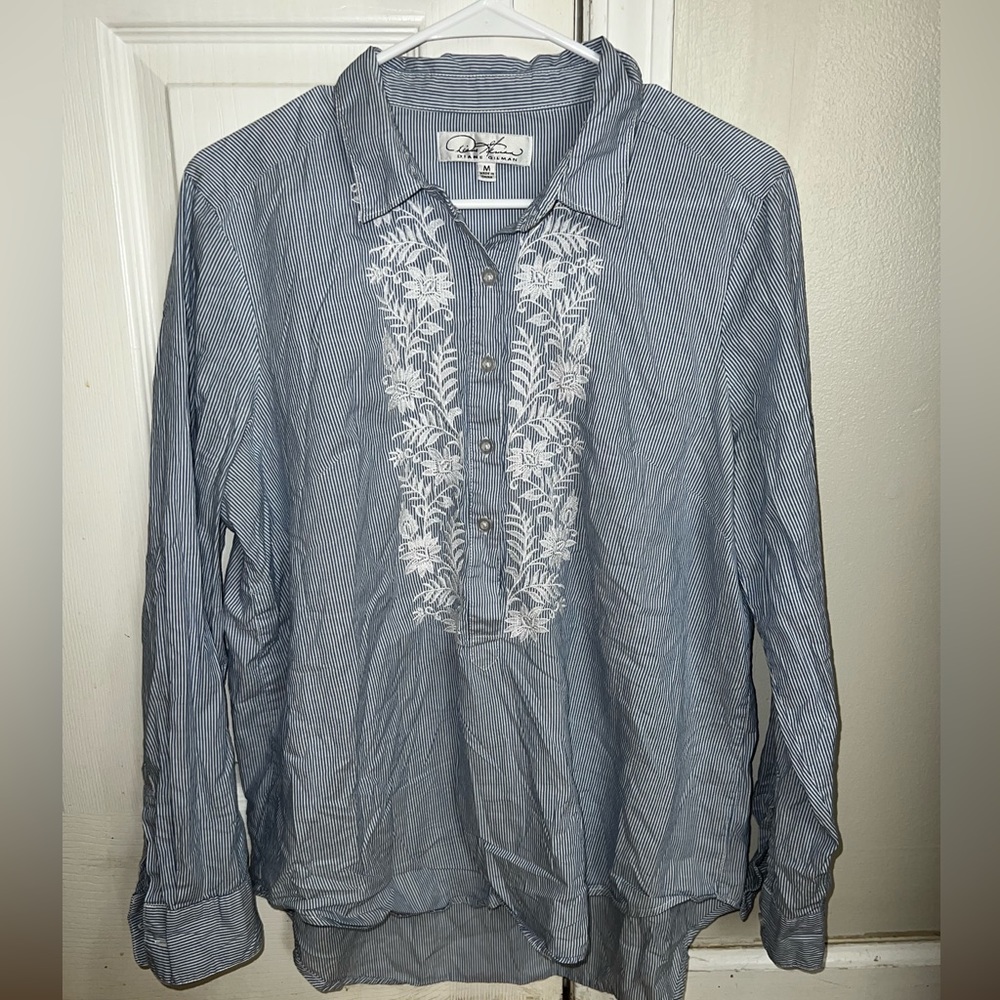 Diane Gilman Blue Floral Embroidered Button Down Top